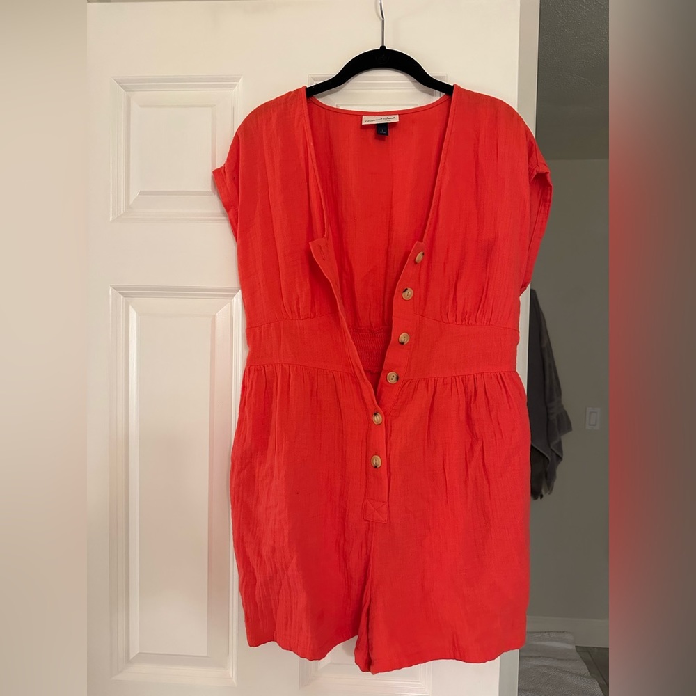 Universal threads romper